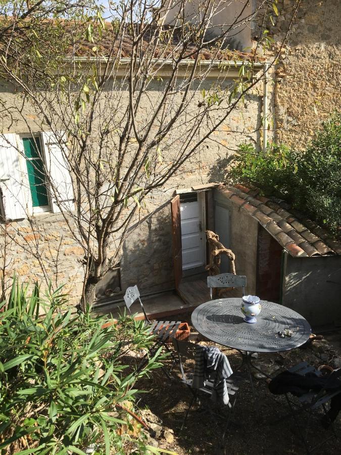 Chez Tatie Menie Bed and Breakfast Fraissé-des-Corbières Εξωτερικό φωτογραφία
