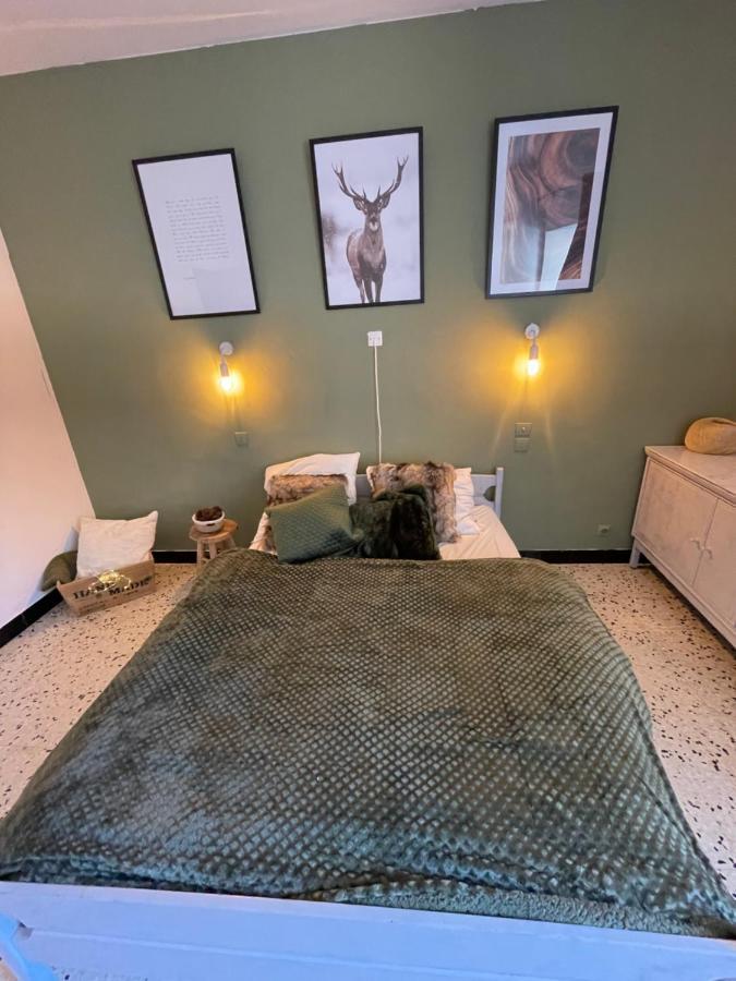 Chez Tatie Menie Bed and Breakfast Fraissé-des-Corbières Εξωτερικό φωτογραφία