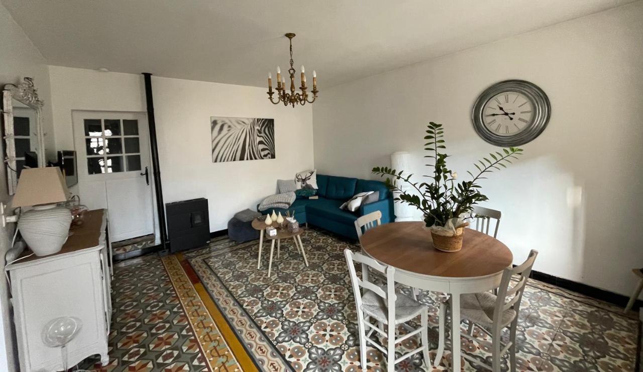 Chez Tatie Menie Bed and Breakfast Fraissé-des-Corbières Εξωτερικό φωτογραφία